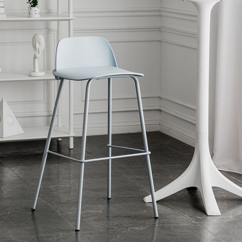 Scandinavian Footrest Metal Barstool Matte Finish Coffee Shop Stool