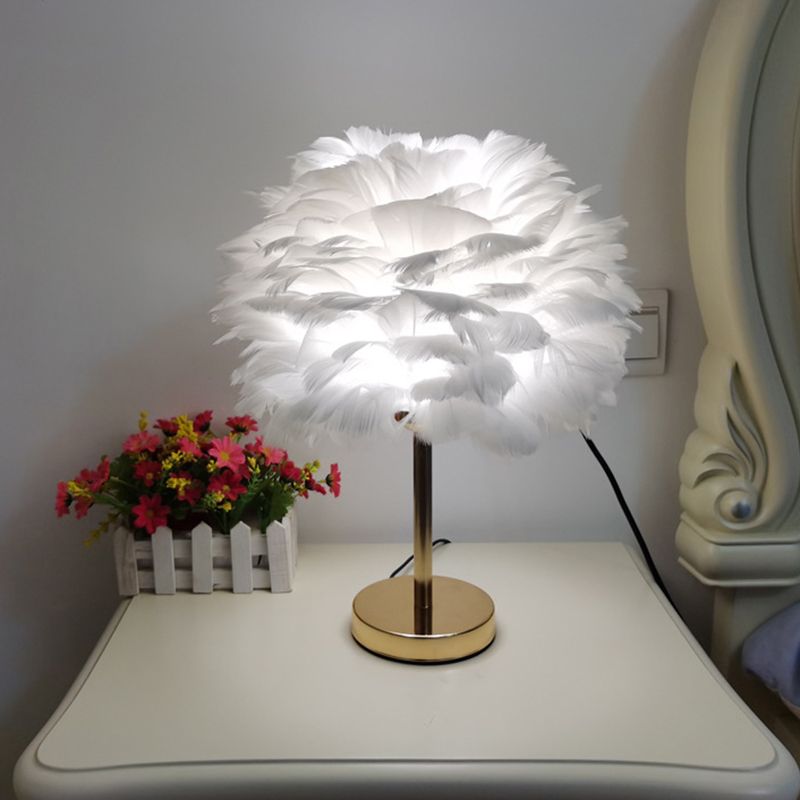 Aménagement d'éclairage de bureau de style contemporain lampe de bureau de plumes créatives pour chambre à coucher