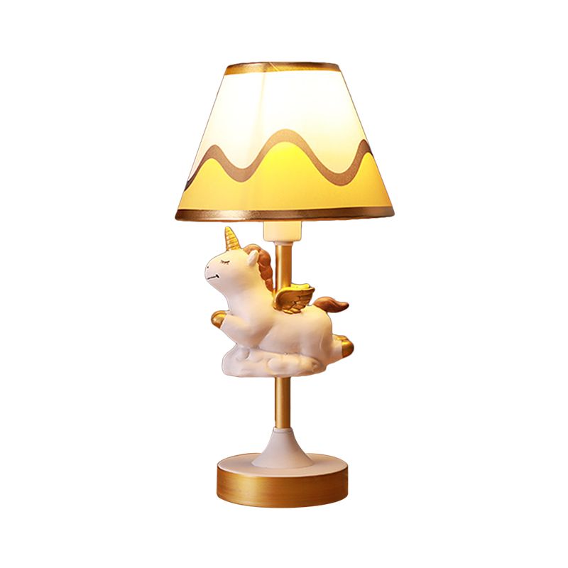 Camera da letto unicorno Night Light Resina Light Aftaio da cartone animato Lampada da tavolo in rosa/giallo/blu con tonalità in tessuto cono