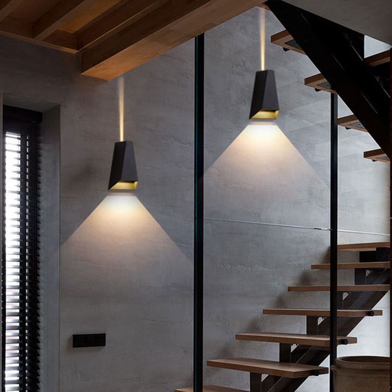 Modern Style Geometric Shade Wall Lighting Metal 2 Lights Sconce Lamp in Black