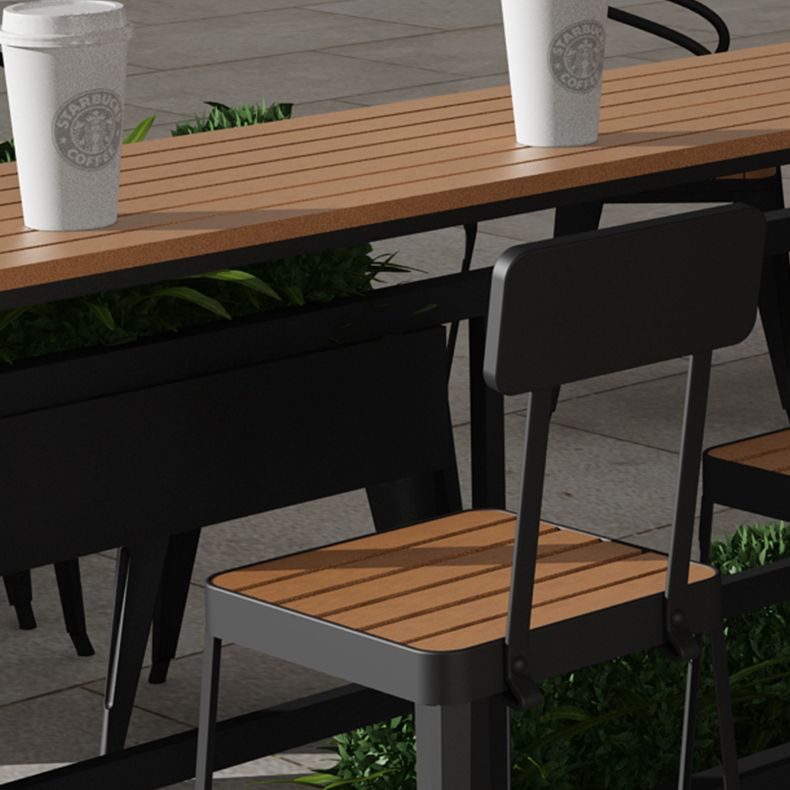 Moderne stijl bruine balk tafel dennenhout en ijzeren buitbar tafel