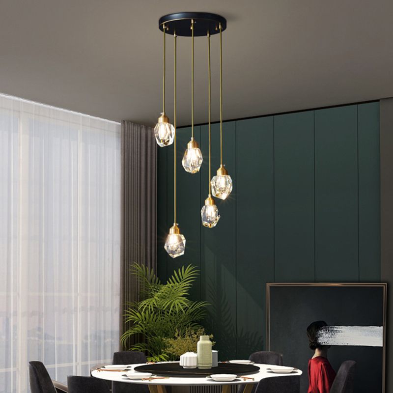 Minimalistische hangende lamp zwart-gouden edelsteenvormige hanger met kristalschaduw voor restaurant