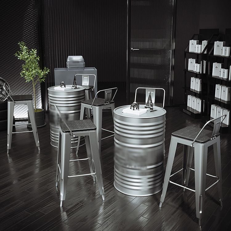 Industriële zilveren aanrechtkrukken Iron houten bar bristol krukken met lage rug