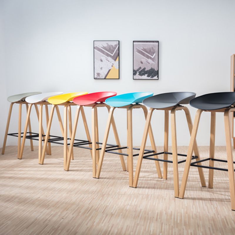 Industrial Armless Backrest Counter Stool Iron Bar Stool with Acrylic Seat for Cafe