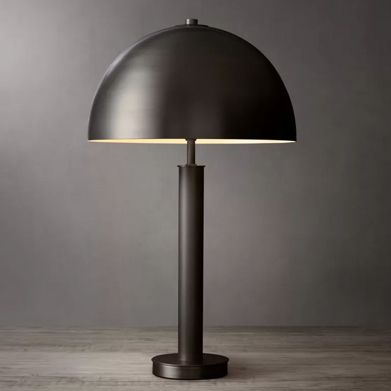 Metallic Semiccle Night Night Table Light Minimaliste de la table de chevet à 1 lumière en noir / or pour le chevet
