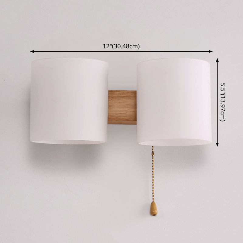 Application murale cylindroïde en bois dans la lampe murale en verre blanche de style concis moderne dans la couleur du journal