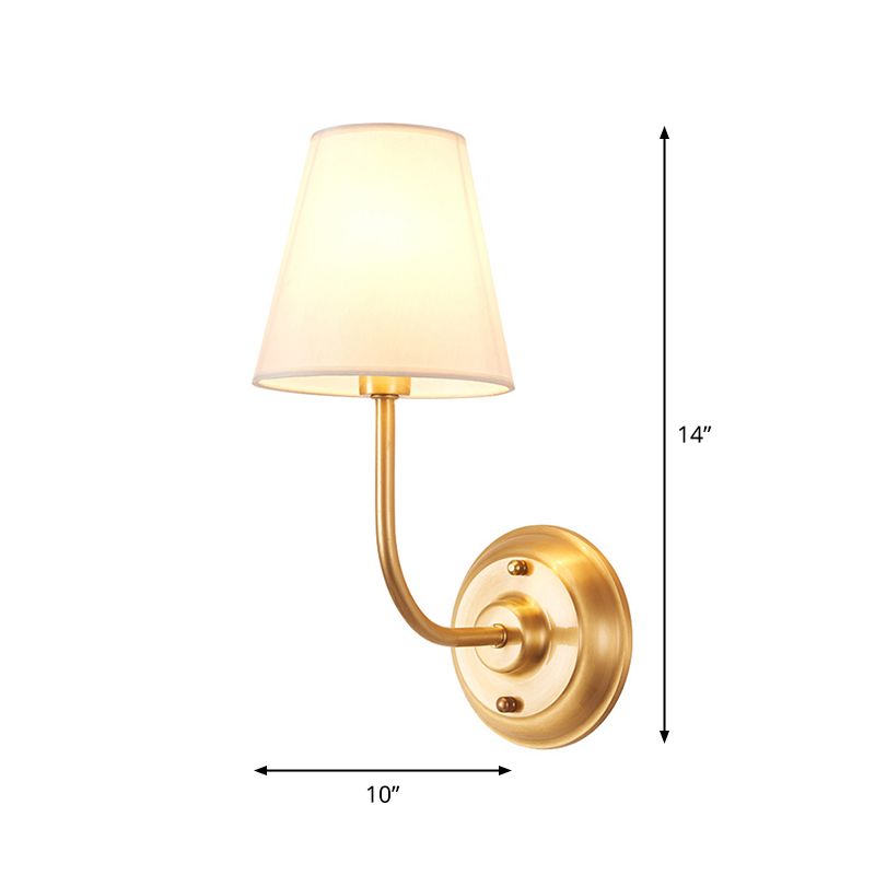 Lámpara de pared de pared de una sola bombilla Luz de pared de la sala de estar minimalista con sombra de tela cónica en oro