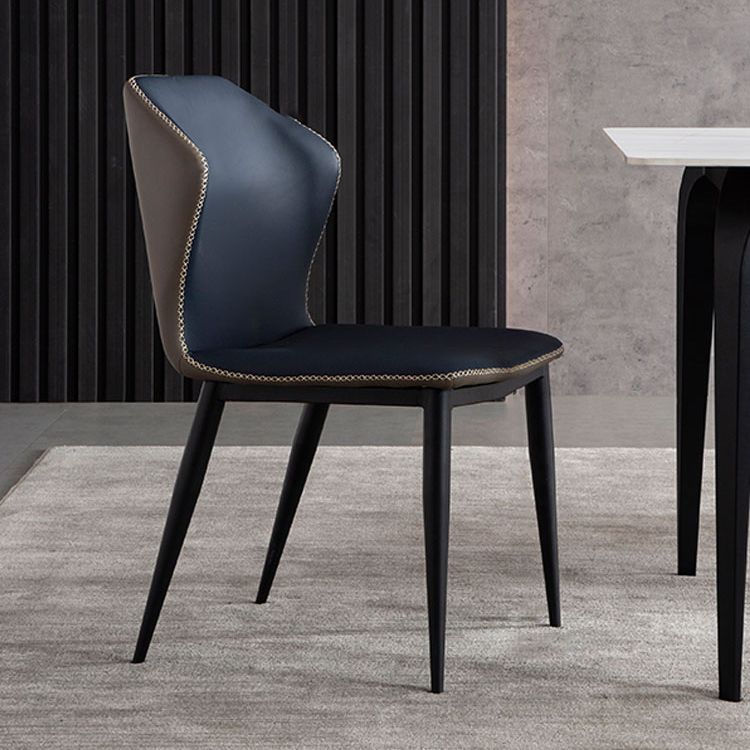 Sedia per sala da pranzo contemporanea in metallo sedia a wingback della finitura metallica