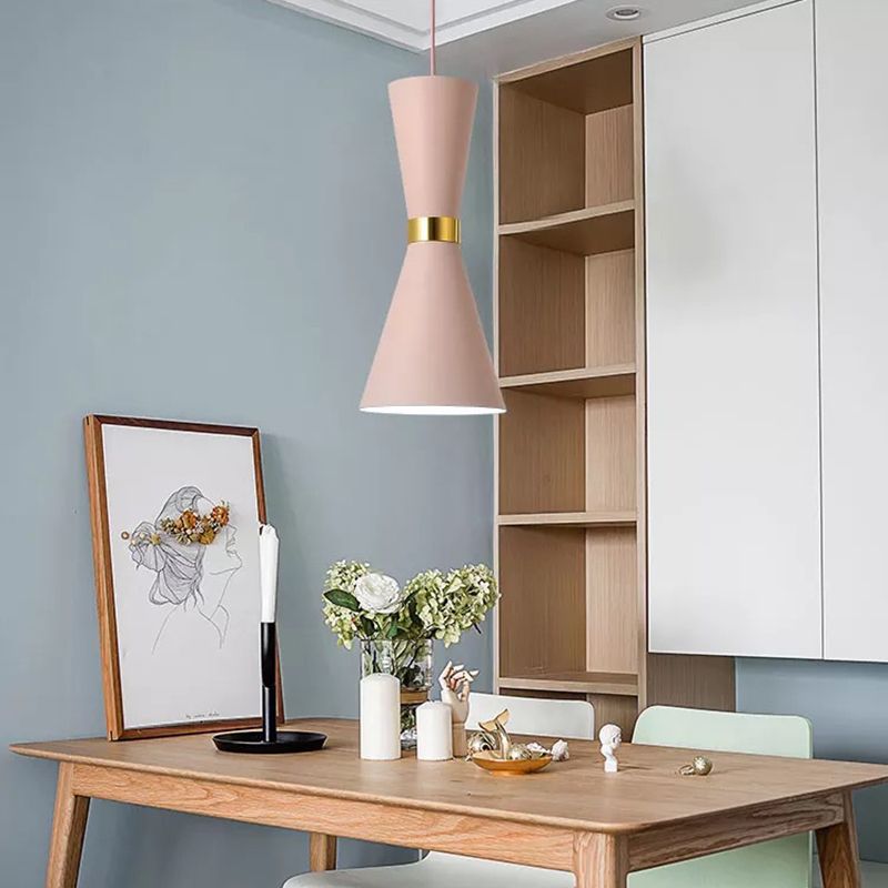 Moderne Sanduhr-Deckenhänge-Fix