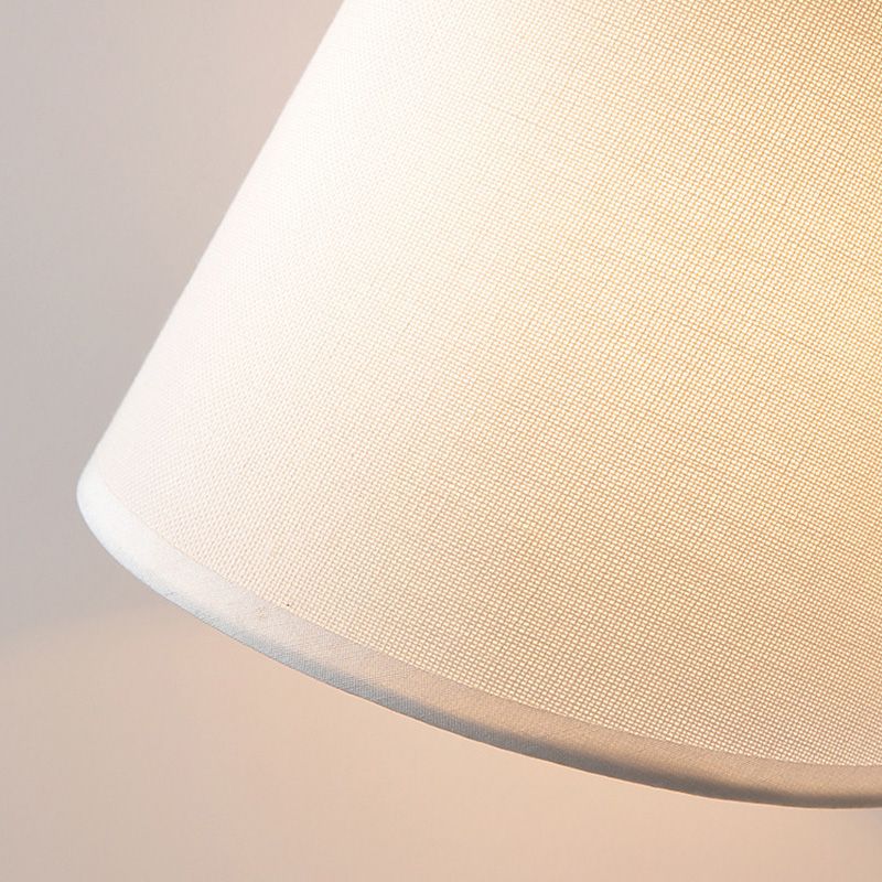 Lampada da tavolo a collo di cigno in metallo Lampada da comodino minimalista a 1 luce dorata con paralume in tessuto a cono
