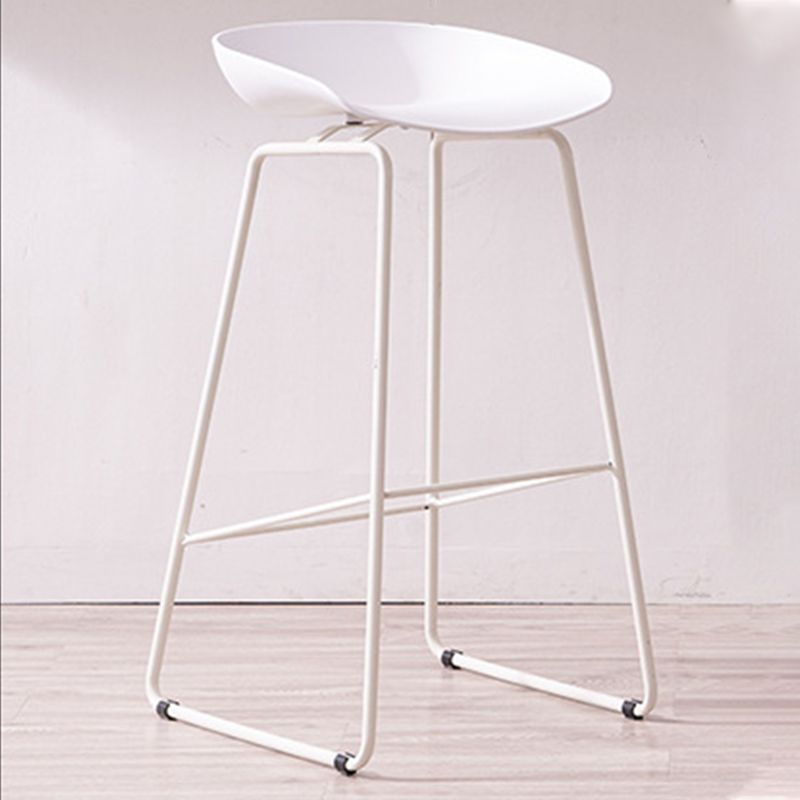 Nordic Style Plastic Bar Stools Footrest Indoor Counter Stool with Metal Legs