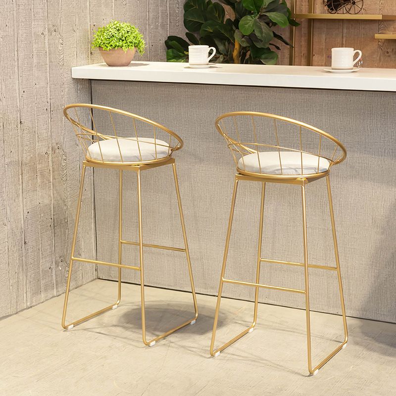Tabourets de comptoir scandinaves en métal et tissu, tabourets de bar blancs à dossier bas avec siège rond