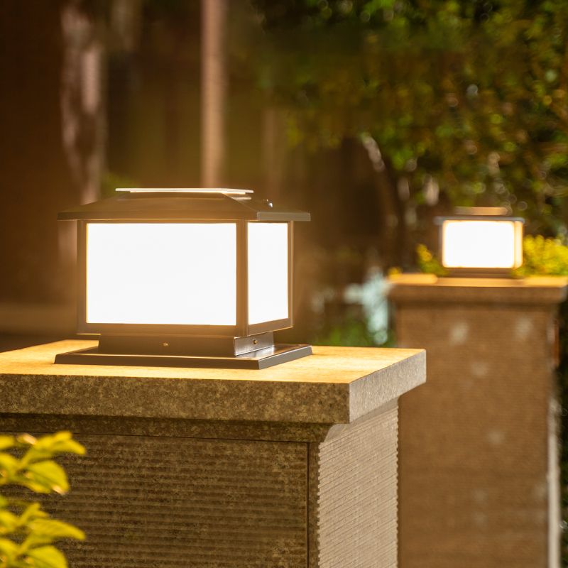 Contemporary LED Solar Lighting Fixture with Acrylic Shade for Garden