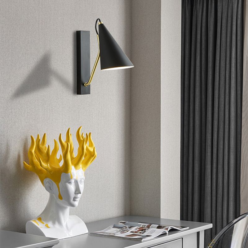 Single White/Black Modernism Wall Mounted Sconce Metal Wall Light for Foyer