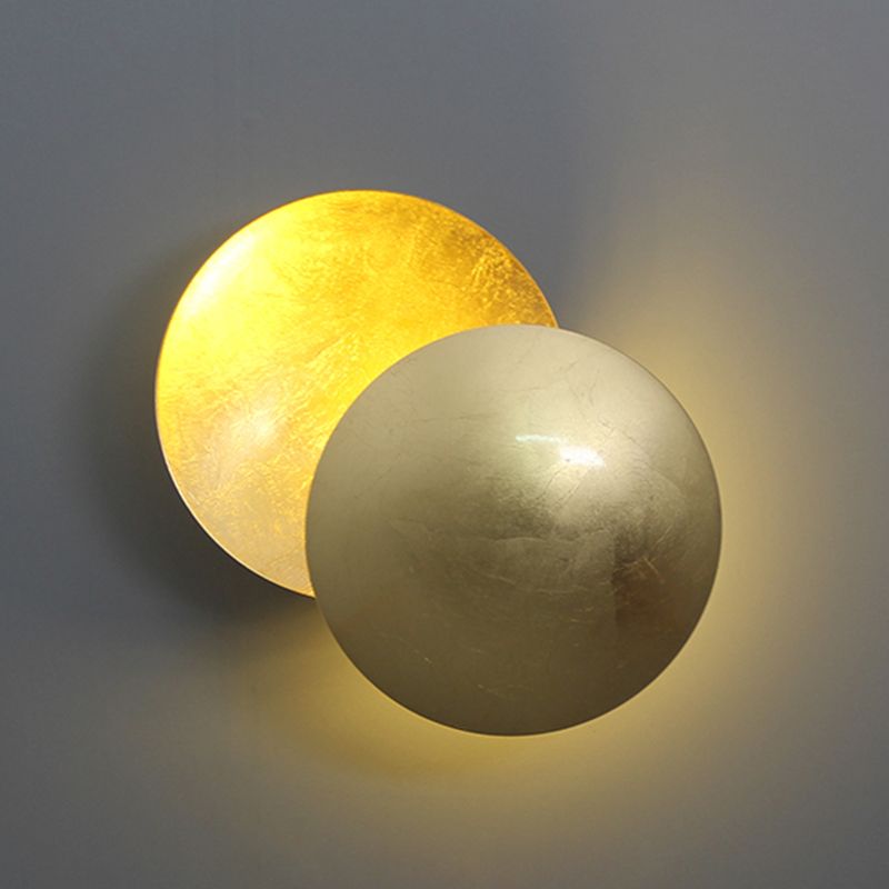 Wrought Iron LED Rotatable Wall Lamp in Modern Creative Style Gold Foil Circular Wall Sconce for Bedroom