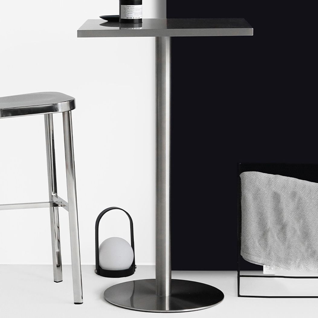 Industrial Style Pub Table Bar Height Metal Bar Table for Indoor