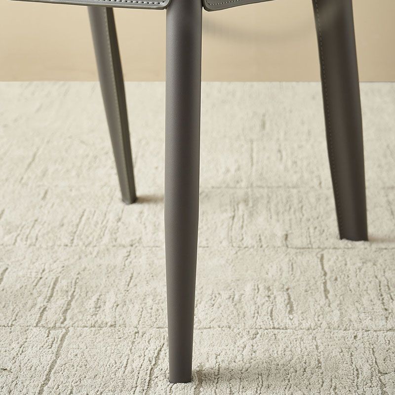 Silla de cuero moderna del comedor Silla sin brazos del metal para el uso del restaurante