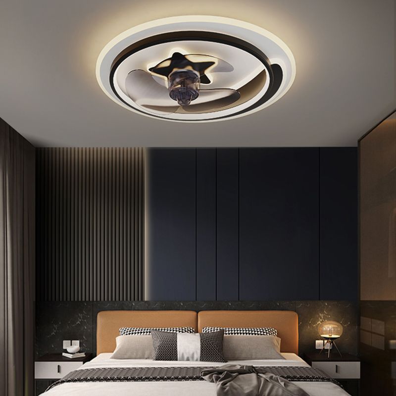 Moderne Metall Deckenventilator Lampe Cartoon LED Flush Mount Leuchte mit klarer Lüfterklinge