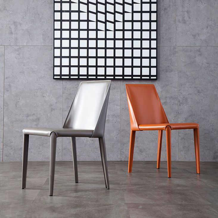 Silla lateral casera de estilo moderno Silla tapizada de metal con respaldo sólido para comedor