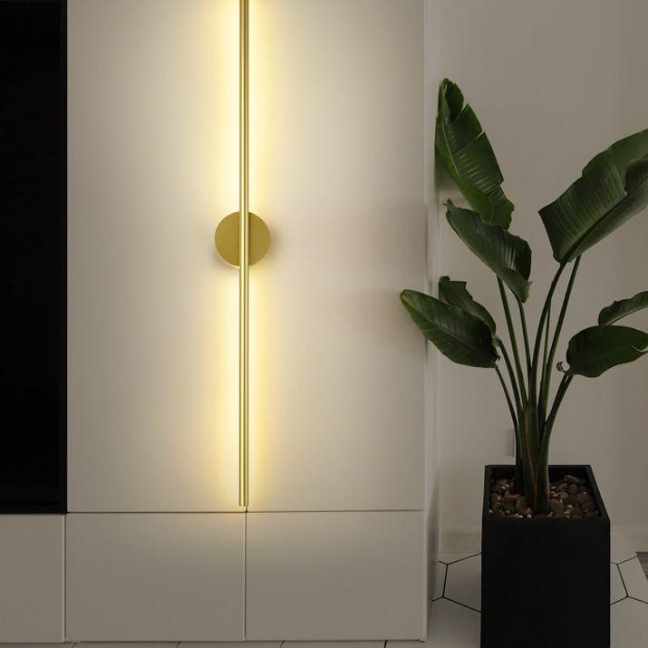 Moderner Stil linearer LED -Wandlampe Metall 1 Lichtwandbeleuchtung in Gold