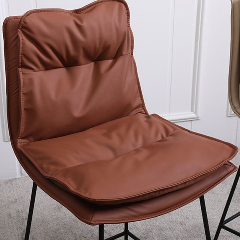 Moderne Rückenlehne Armless Counterhocker Steel Café Barhocker mit Lederkissen
