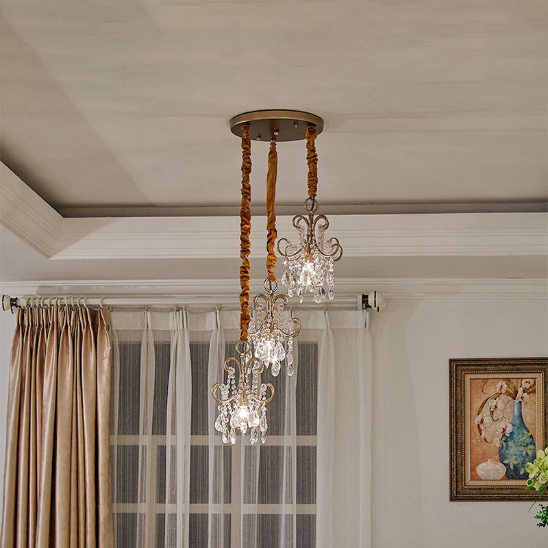 Metaal curvy arm multi hanglamp eenvoud 3 koppen gouden plafondverlichting met kristalstrengen