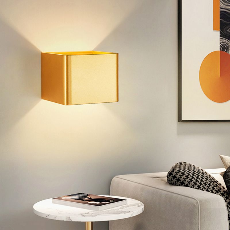 Simple Wall Mount Light Modern LED Wall Sconce Light with Metal Shade for Bedroom