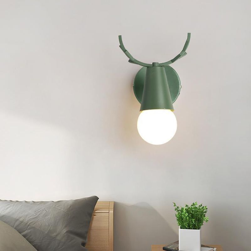 Metal Unique Shape Wall Lights Modern Style 1 Light Wall Sconce for Bedroom