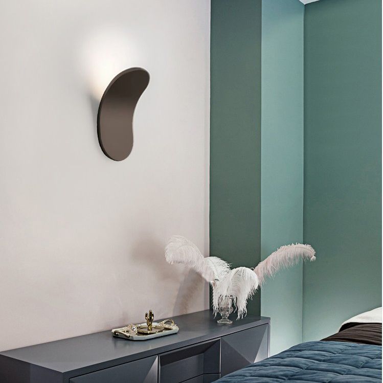 Metal LED Wall Lamp in Modern Creative Style Geometric Wall Light for Bedroom