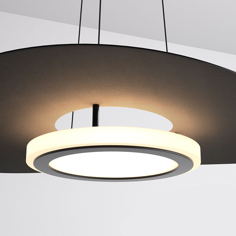 Lámpara de aluminio con lámpara LED moderna con estilo de aluminio.