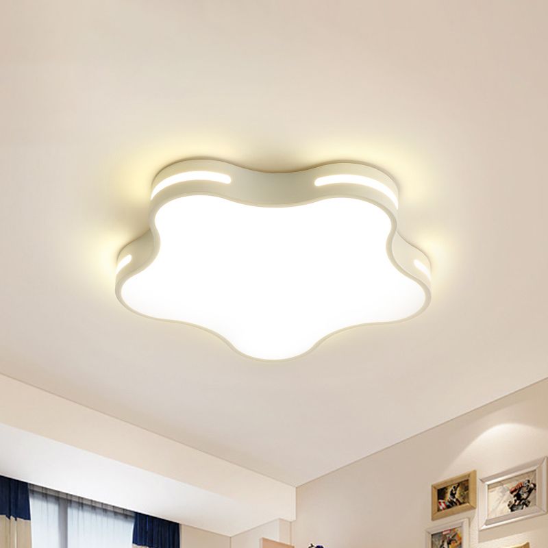 Minimalistische Star Flush Mount Light 19.5" Brede Acryl LED Plafond Flushmount in Wit
