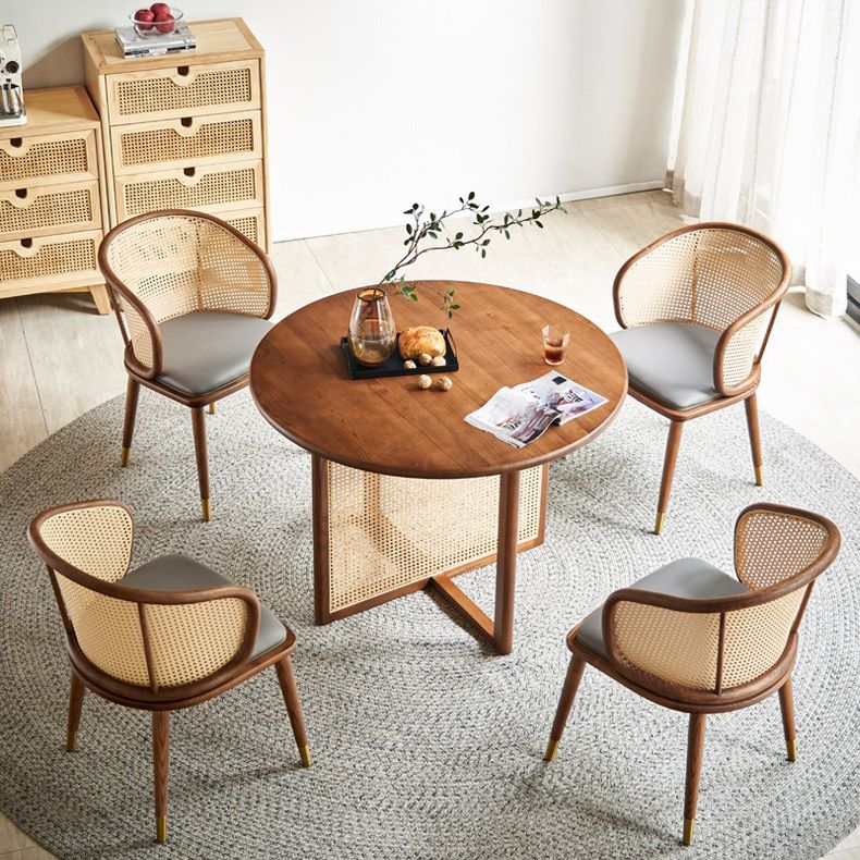 Eschenholz-Massivholz-Esstisch, Holzfarbe, Schlichtheit, fester Tisch für das Esszimmer