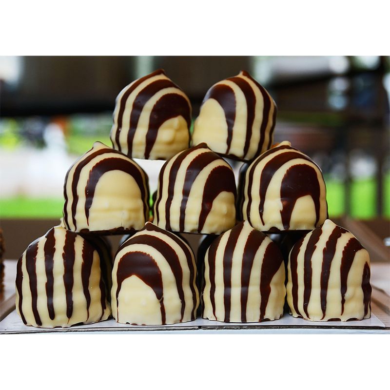 Modern Chocolate Dessert Mural Wall Decor Environment Friendly for Dessert Shop