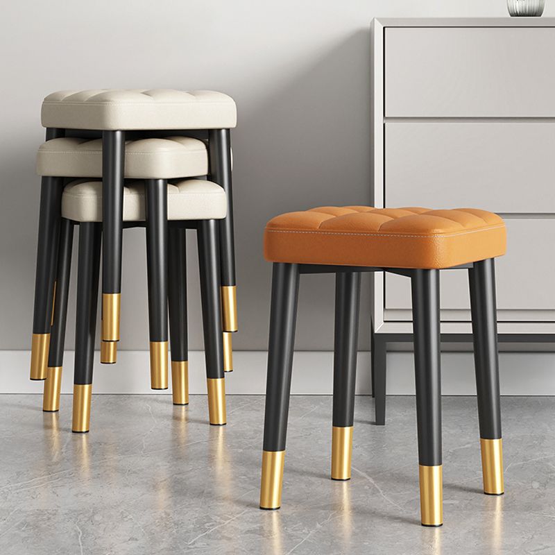 Modern PU Leather Boucle Pouf Plain Square Tufted Tear Resistant Pouf Ottoman