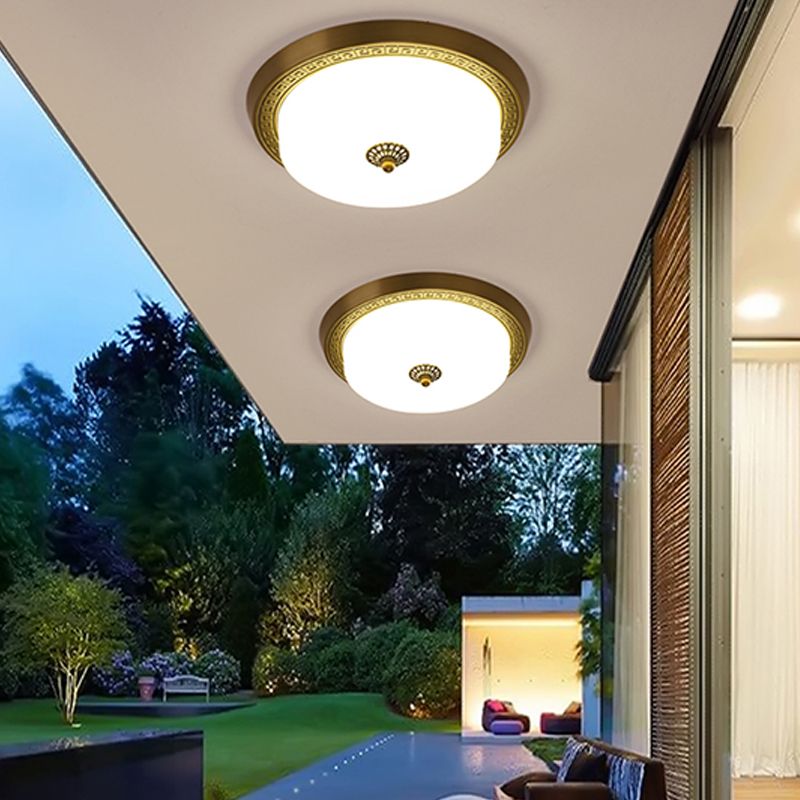 Lámpara de montaje empotrado tipo domo LED tradicional de 1 luz cerca del techo con pantalla de vidrio
