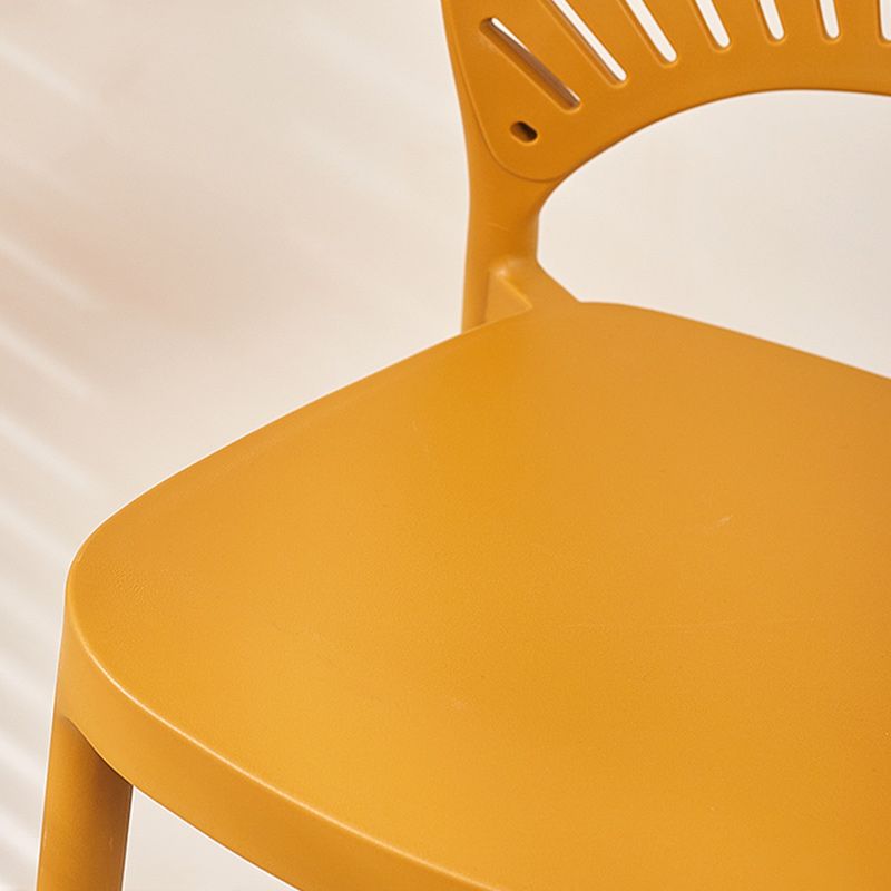 Modern Backrest Armless Counter Stool Plastic Stackable Bar Stool with 4 Legs