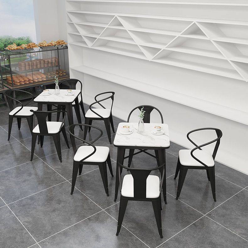 Industrialstil Sintered Stone Esstisch Weißer Tisch mit schwarzem Rahmen für Esszimmer