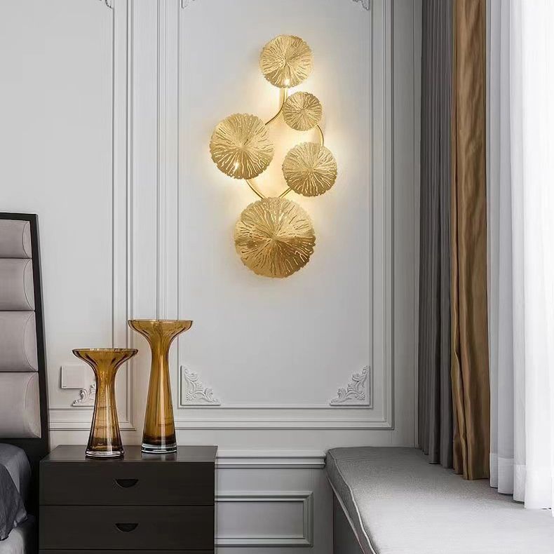 Metal Gold Wall Lamp in Modern Creative Style Stainless-Steel Lotus Shape Wall Sconce for Bedroom