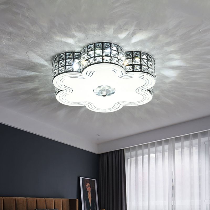 Square-Cut Crystals White Flush Mount Lighting Floral LED Modern Close to Ceiling Light, 15.5"/19.5" Width