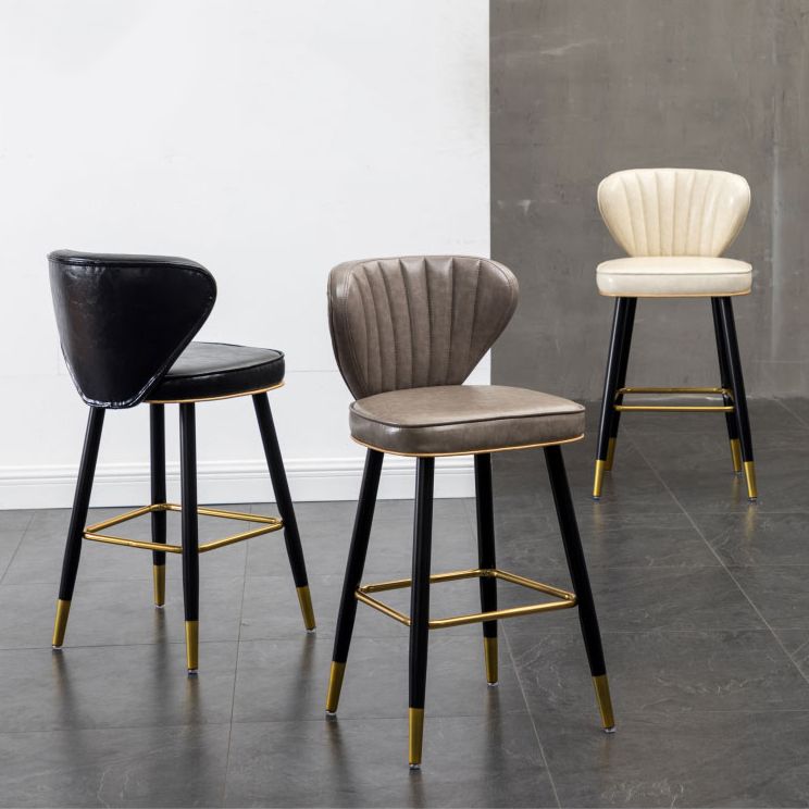 Sgabelli da bar sul retro in cuoio in pelle industriale con 4 gambe