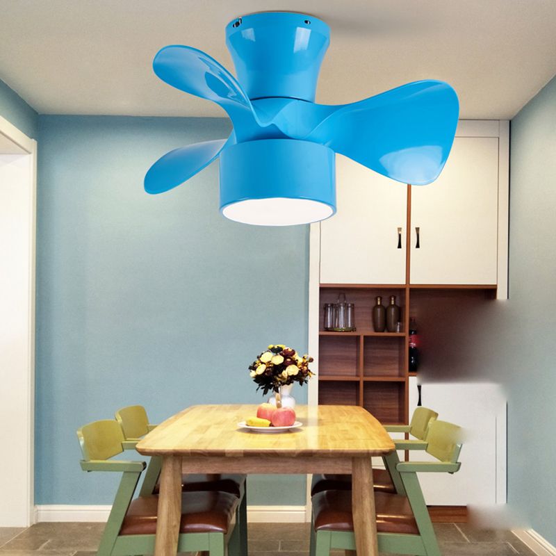 Ventilateur de plafond géométrique clair