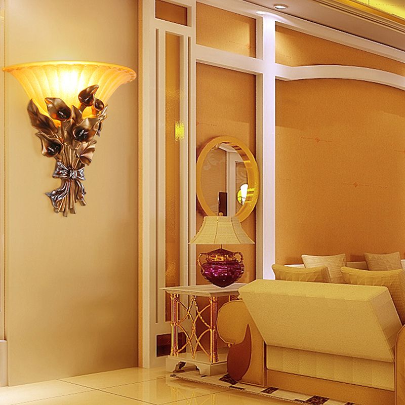 Sandblasted Glass Flared Wall Light Vintage Style 1 Bulb Golden Sconce Light Fixture