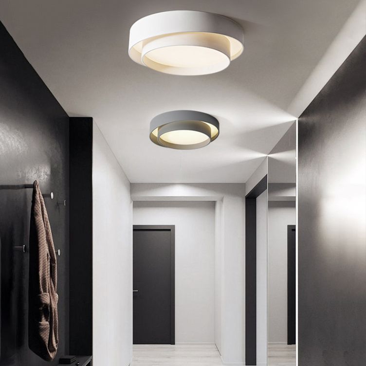 Lámpara empotrada moderna circular de 1 luz LED de metal montada en el techo para dormitorio