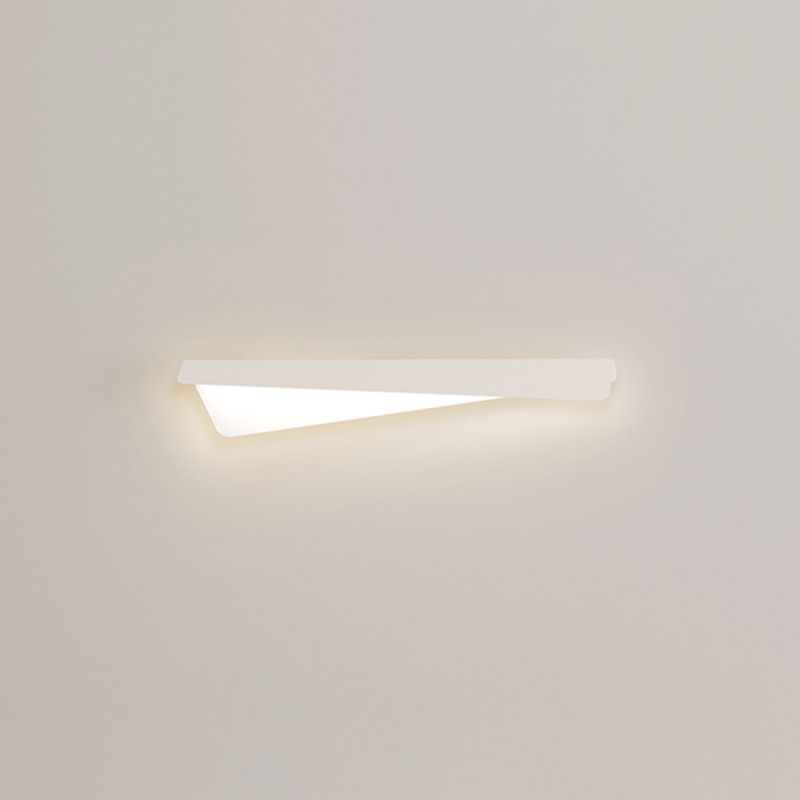 Metal Linear Shape Wall Light Modern Style 1-Light Wall Mounted Light Fixture in White