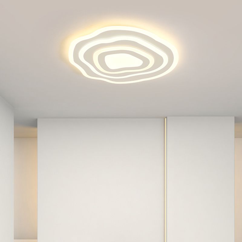 Contemporary Irregular Flush Light Metal 1 Light Flush Mount Ceiling Fixture in White