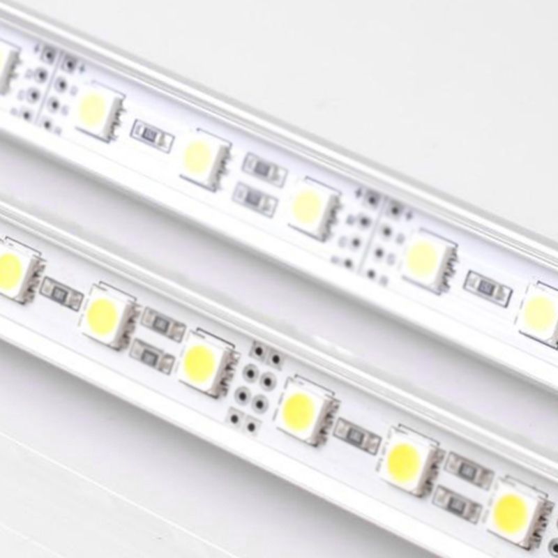 Luces de lámpara de araña de forma de triángulo contemporáneo accesorios de iluminación de araña de metal en blanco