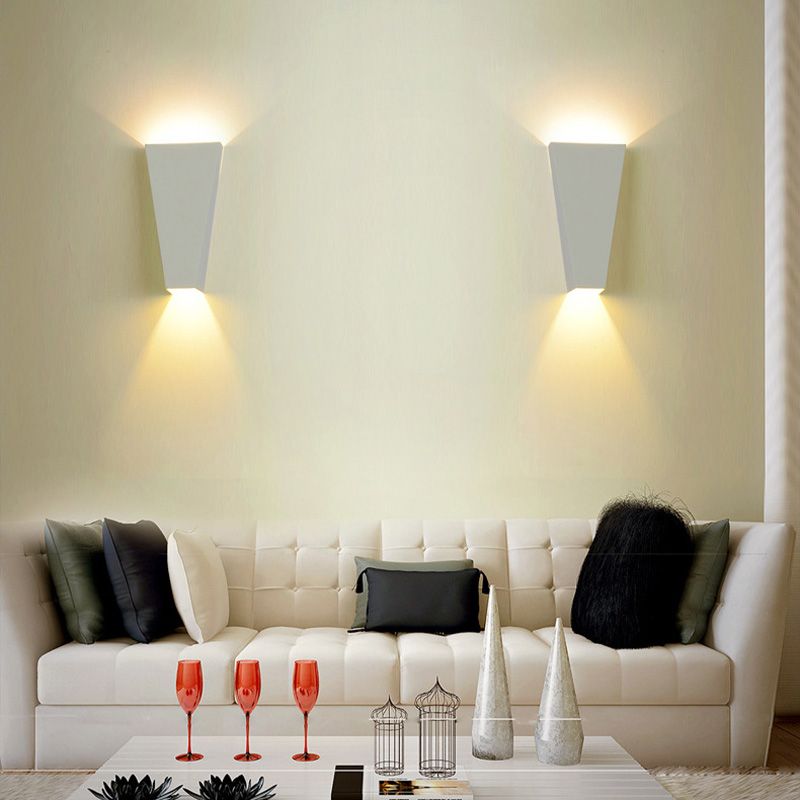 Metal Wall Sconce Lighting Minimalist LED Wall Mounted Lighting