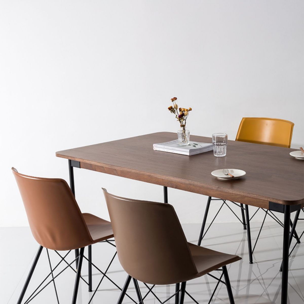 Mesa de madera sólida de pino rectángulo mesa de comedor de lujo en marrón con 4 patas para restaurante