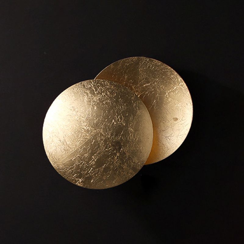 Rotatable LED Wall Sconce Post Modern Iron Round Wall Light in Gold