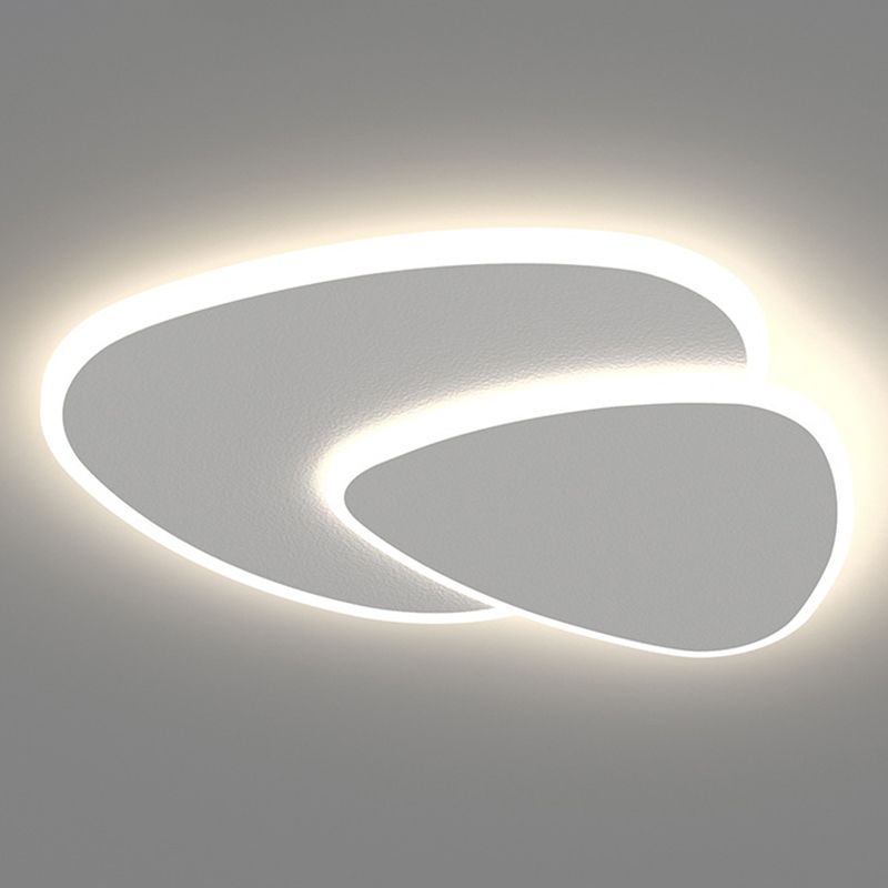 Lámpara de techo LED blanca acrílica con montaje empotrado ovalado de hierro lacado moderno y sencillo